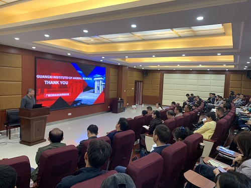 2月31日下午，广西畜牧研究所组织全体科技人员在学术报告厅召开2019年科技工作总结交流会。"